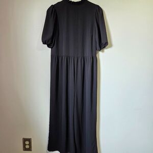 EUC LIKE NEW ASOS DESIGN BLACK MINIMALIST JUMPSUIT MOCK RUFFLED NECK SIZE 4 / S